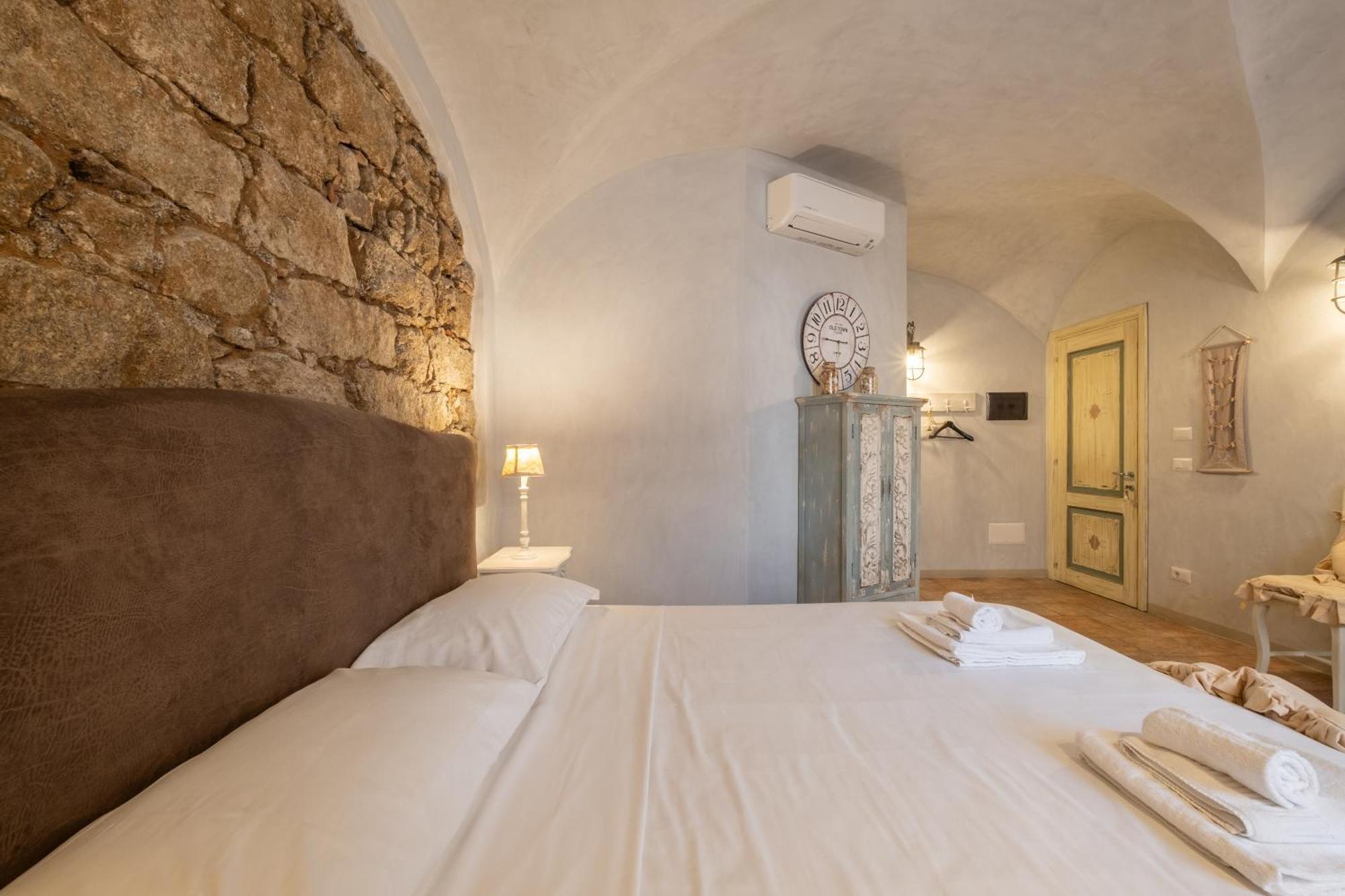 Dimoras Dimore Nel Cuore Di Olbia Esterno foto